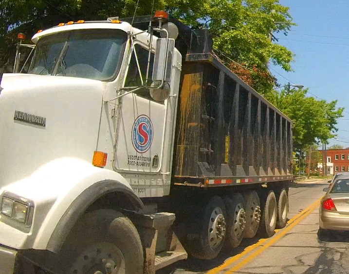 Site Tech Guy 5.24.16 1428 hrs PHB 4168.jpg