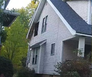 1240 42 Marlowe open south window.jpg