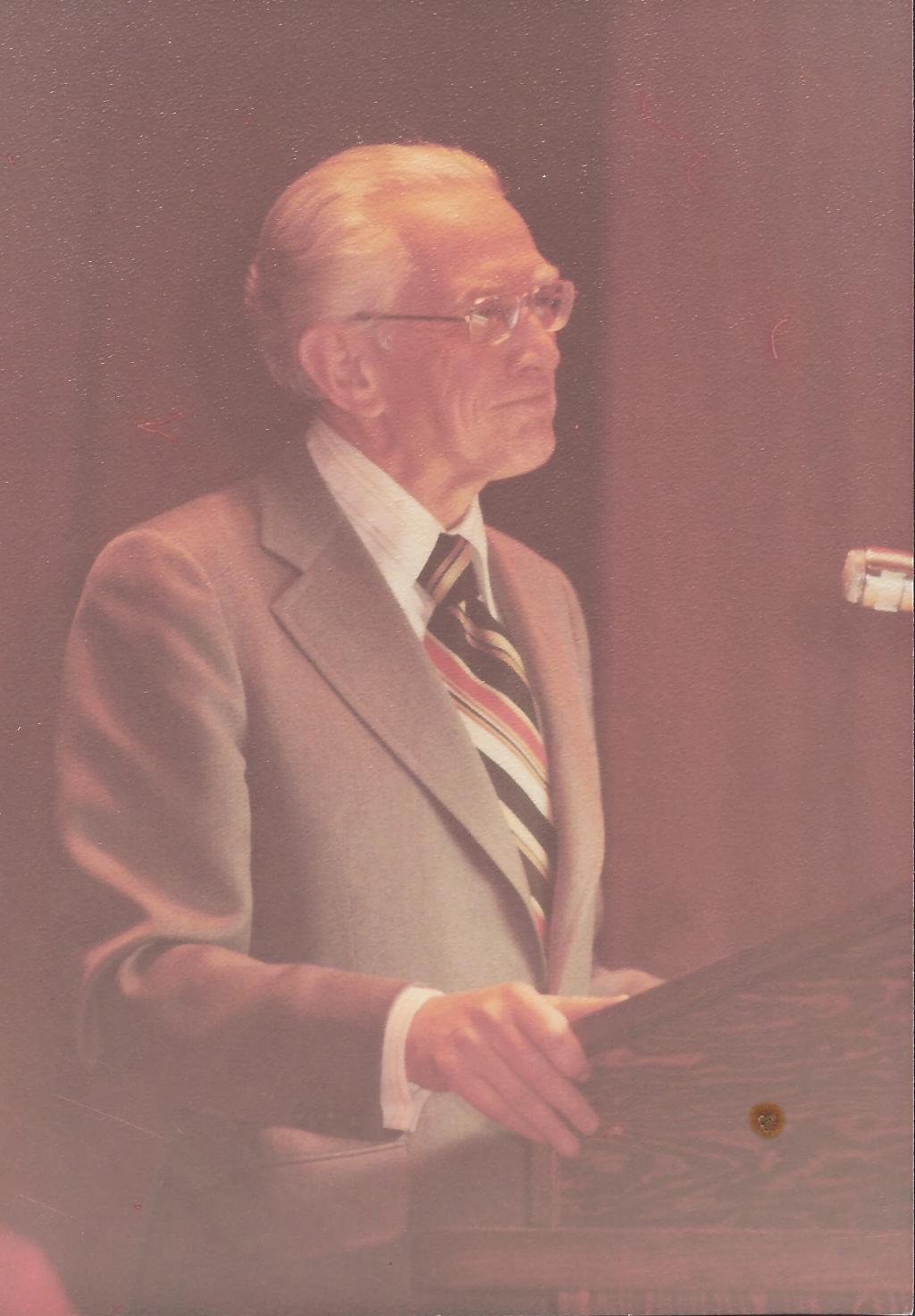 US Senator Howard Metzenbaum.jpg